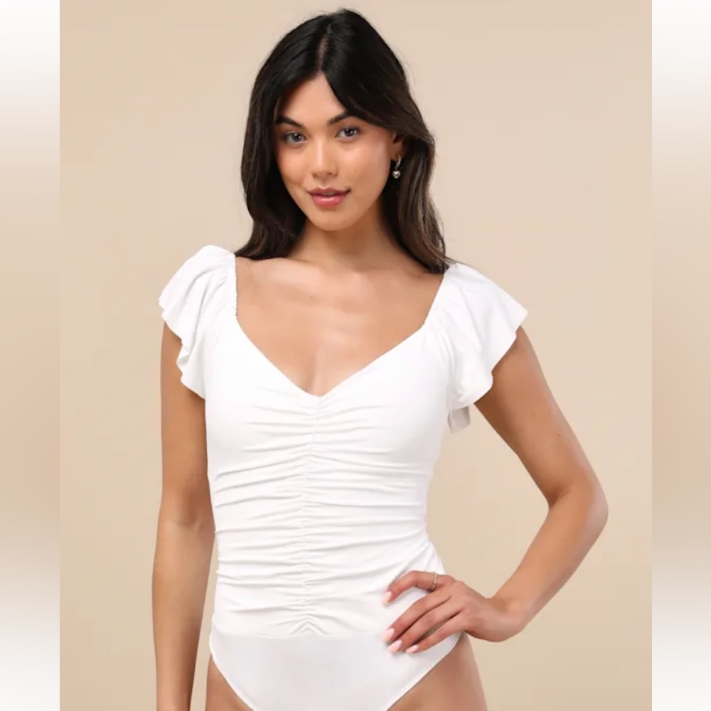NWOT Lulu’s A Little Bit Of Love Ivory Ruched Flutter Sleeve Bodysuit